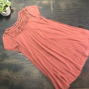 Francesca’s Alya Embroidered neck dress sz M